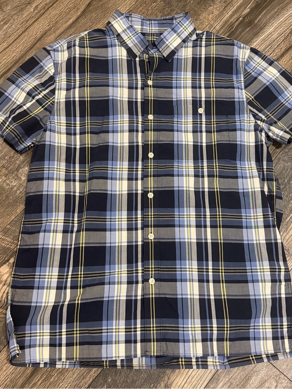 American Eagle Men Medium Short Sleeve Plaid Button-Up Navy & Light Blue